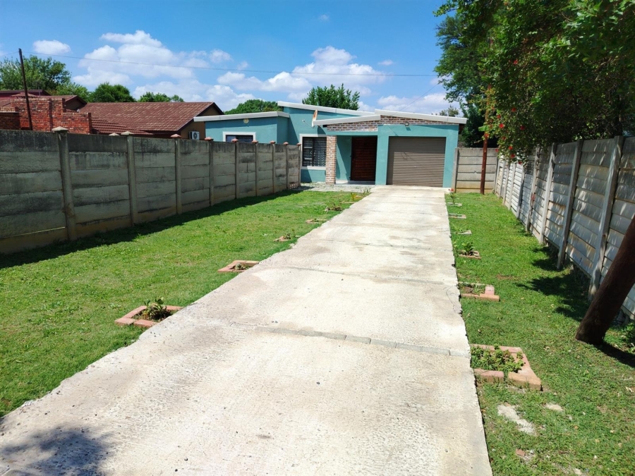 3 Bedroom Property for Sale in Miederpark North West